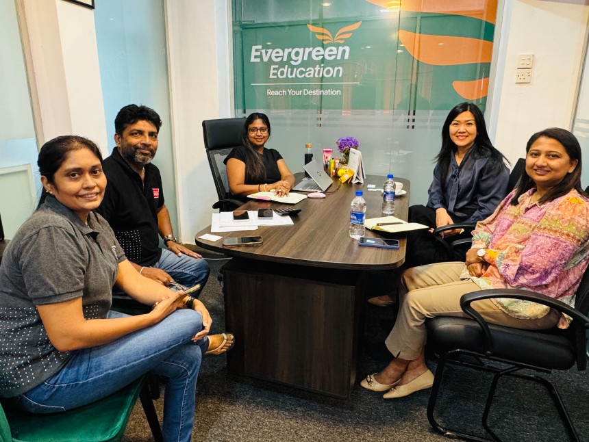 Swinburne University of Technology visit Evergreen Education